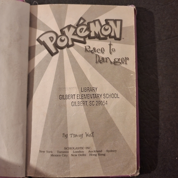 Pokemon Race To Danger Book Hard Cover Vintage (Outer Cover Damage) - Picture 2 of 11